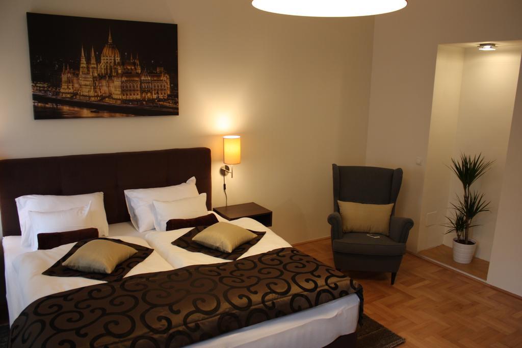Opus Prime Apartment Budapest Bagian luar foto