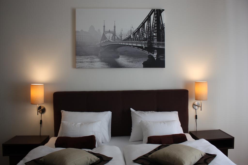 Opus Prime Apartment Budapest Bagian luar foto