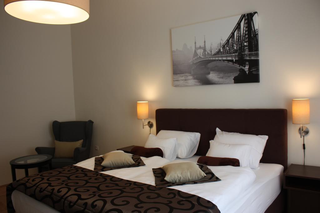 Opus Prime Apartment Budapest Bagian luar foto