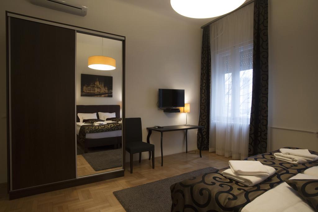 Opus Prime Apartment Budapest Bagian luar foto